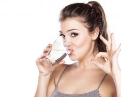Сколько пить воды, чтобы похудеть - питьевой режим и водная диета, как рассчитать норму в день Как нужно пить воду чтобы похудеть